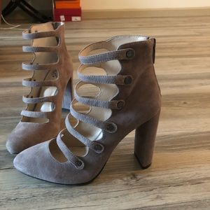 Vince Camuto bootie heels size 6